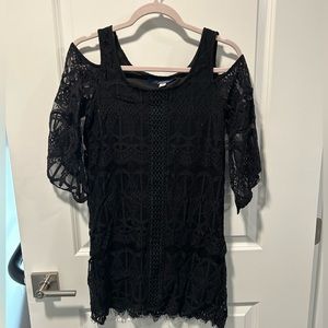 Black dress, open shoulder